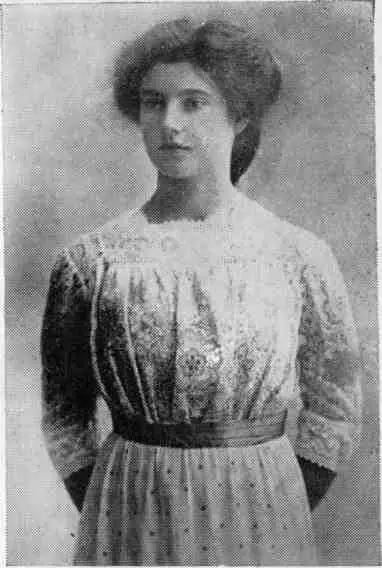 Эльза Яновна Миттенберг ставшая в 1919 году женой Э П Берзина Дочь - фото 15