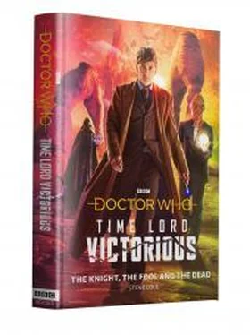 Steve Cole Doctor Who: The Knight, The Fool and The Dead обложка книги