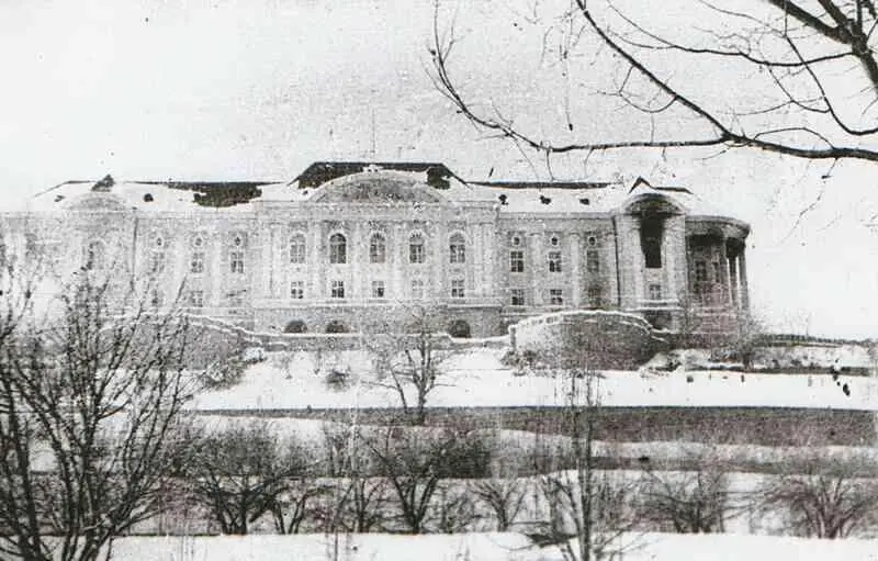 Резиденция Амина дворец Тадж Бек после штурма 27 декабря 1979 года Фото - фото 13