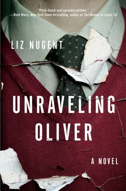 Liz Nugent Unraveling Oliver обложка книги