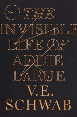 Виктория Шваб The Invisible Life of Addie LaRue обложка книги