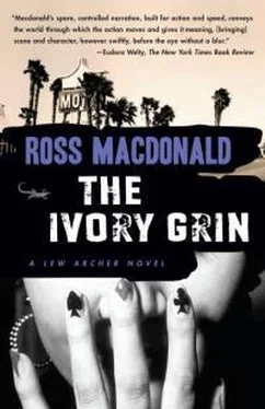 Росс Макдональд The Ivory Grin обложка книги