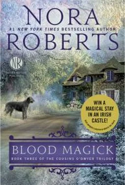 Нора Робертс Blood Magick обложка книги