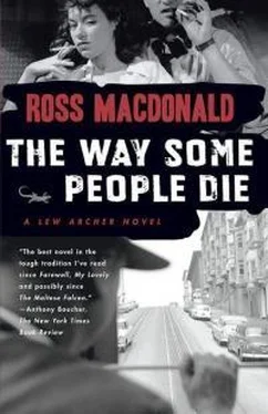 Росс Макдональд The Way Some People Die обложка книги