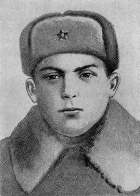 Герой Советского Союза А Ф ТИПАНОВ Старшина Иван Иванович Белый замедлил - фото 16