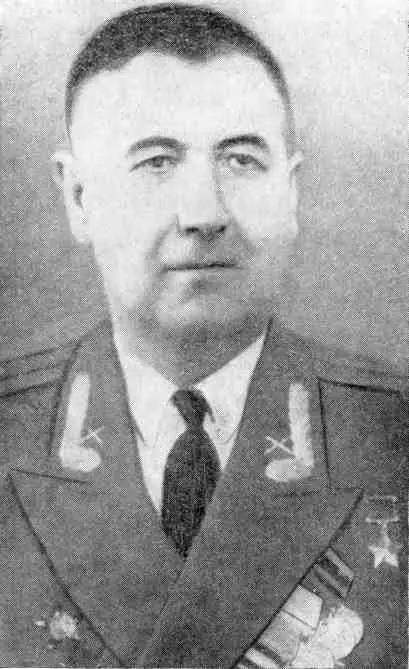 Герой Советского Союза В Л БОРИСЕНКО НАКАНУНЕ За два года войны у майора - фото 25