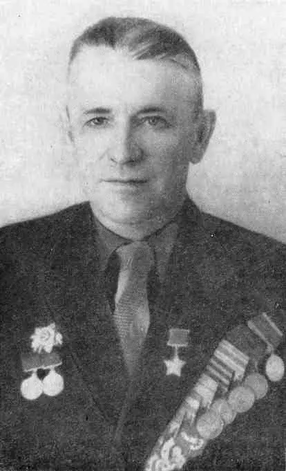 Герой Советского Союза Г Т ЧУМАКОВ РОЖДЕНИЕ СОЛДАТА Военную гимнастерку - фото 5