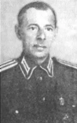 СВ Павлов ТИ Доманов АГ Шкуро и Г фон Паннвиц в центре среди - фото 60