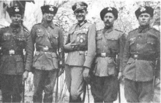 Группы казаков 1943 г Казаки 1й казачьей кавалерийской дивизии 1943 г - фото 72