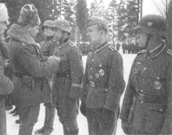 Награждение чинов 2го Сибирского полка 1й казачьей дивизии Зима 19431944 - фото 85