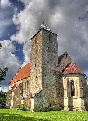 Укрепленная церковьзамок Св Мартина в Вальяла построена около 1227 г о - фото 6