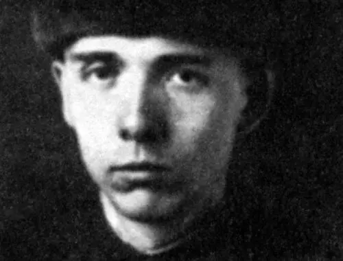 Рядовой Николай Петров Позади Стрельникова Буйневича и Денисенко шли рядовые - фото 1