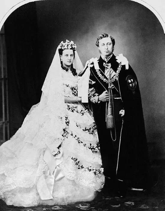 Свадьба будущего короля Эдуарда VII и Александры Датской 1863 год Свадебное - фото 58