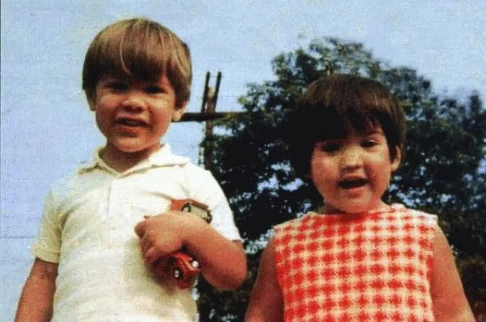 Киану Ривз с сестрой Ким в детстве Сидней 1960е гг Привыкшему делать все - фото 6