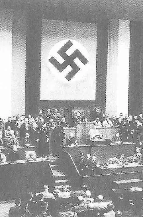 Заседание рейхстага 13 июля 1934 года Гитлер провозглашает что 30 июня 1934 - фото 19