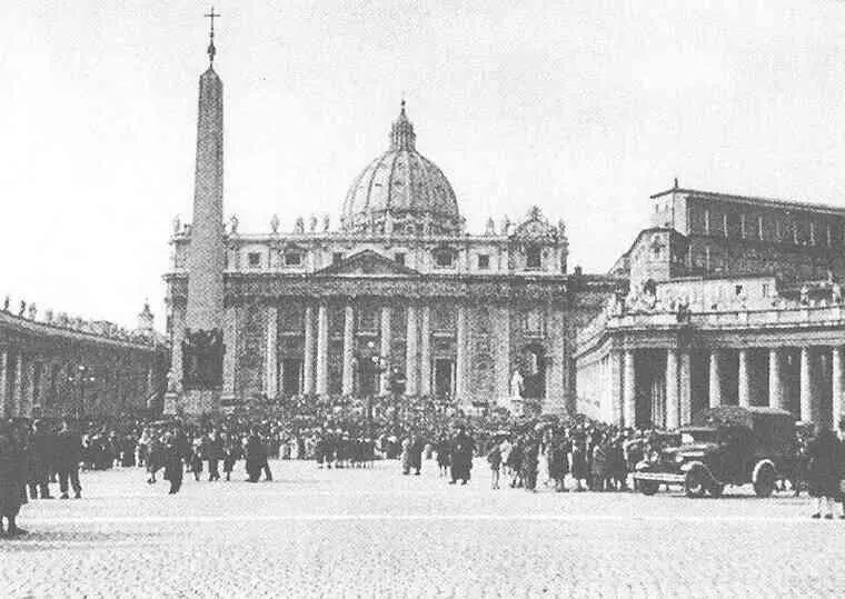 Здесь находили поддержку и помощь беглые эсэсовцы Ватикан 1945 г А что знал - фото 94