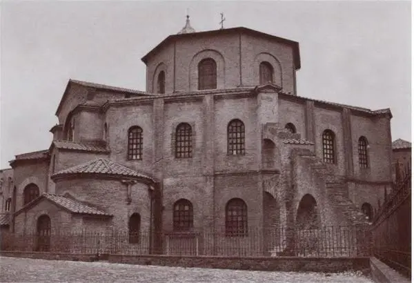 Внешний вид собора СанВитале Равенна Италия Император Юстиниан со свитой - фото 16