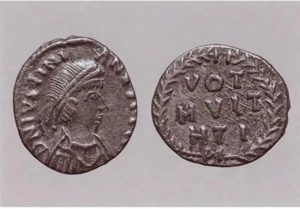 Силиква императора Юстиниана Лицевая и оборотная стороны Отчеканена в - фото 18