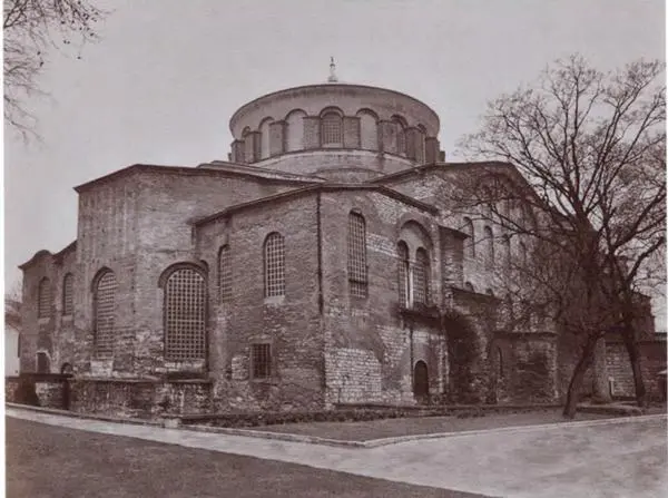 Здание собора Святой Ирины Мозаичный портрет императора Юстиниана - фото 26