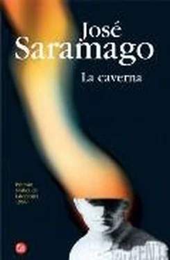 José Saramago La caverna обложка книги