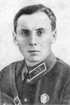 Герой Советского Союза Г А Баторшин Бой нарастал с новой силой То на - фото 8