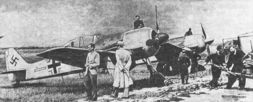 Первые FW190A1 в день передачи люфтваффе Следующим крупным успехом FW190 - фото 13
