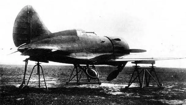 Третья опытная машина The third TsKB12 prototype Третий серийный И16 - фото 14