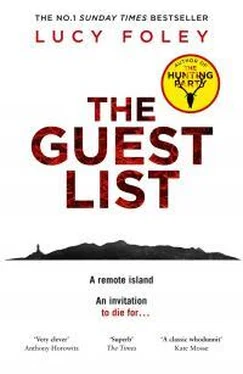 Люси Фоли The Guest List обложка книги