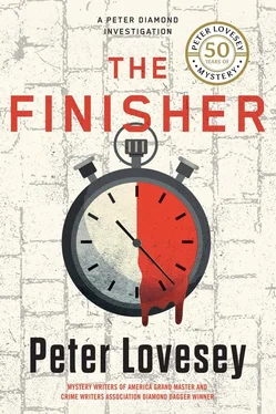 Питер Ловси The Finisher обложка книги