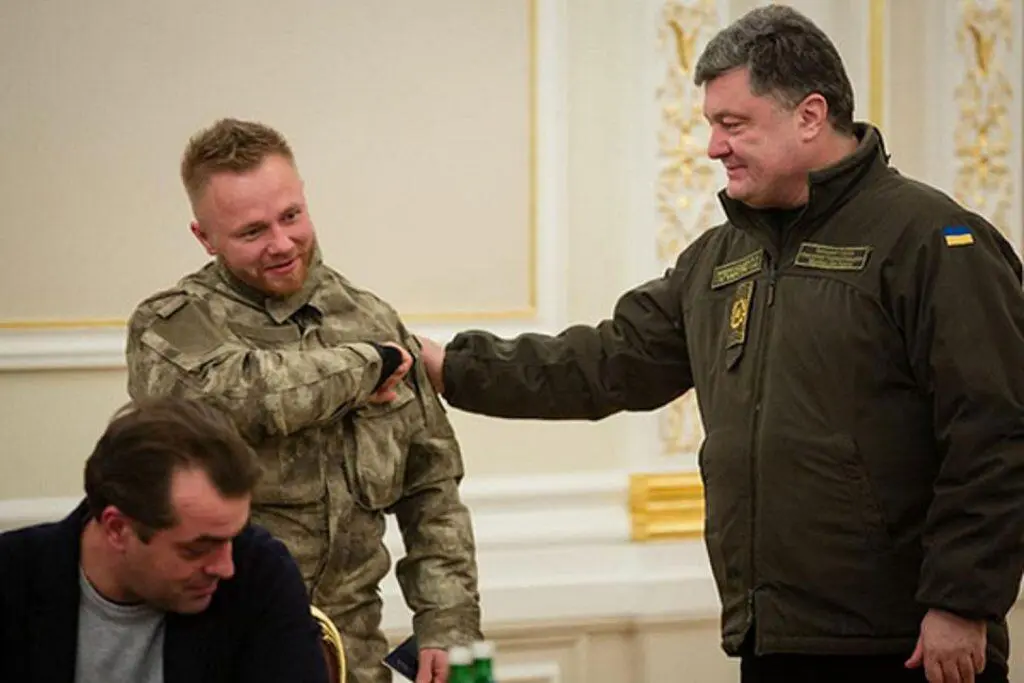 Сергей Коротких и Петр Порошенко фото То есть в действительности украинская - фото 144