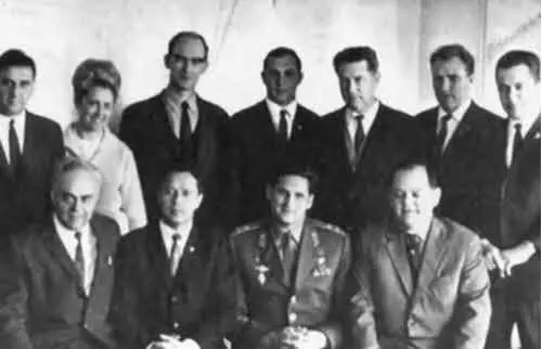 Во время поездки первого секретаря ЦК ВЛКСМ Е М Тяжельникова по - фото 37