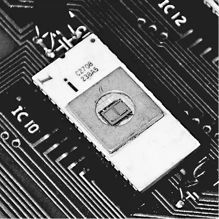 Рис П8Микросхема СППЗУ EPROM Эта схема прекрасно работала и мы начали - фото 137