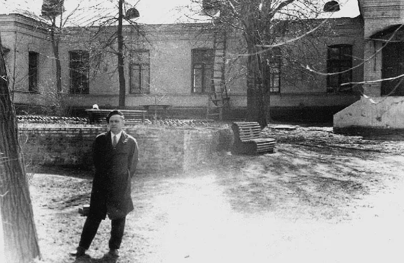 Корпус инфекционной больницы в которой я лежал в августесентябре 1942 г - фото 35
