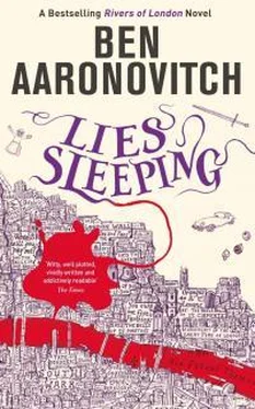 Бен Ааронович Lies Sleeping обложка книги