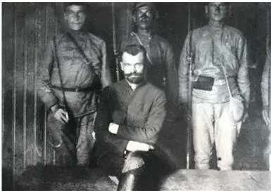 Полковник Александр Петрович Перхуров на скамье подсудимых 1922 г Кроме - фото 24