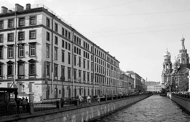 После Первого съезда писателей в 1934 году писатели были выстроены поделены - фото 21
