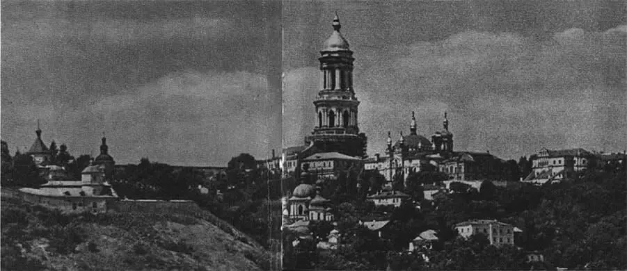 На территории лавры похоронены В Кочубей и И Искра украинские патриоты - фото 30