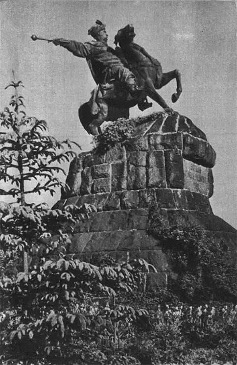 Памятник Богдану Хмельницкому бронзовая фигура гетмана на коне - фото 35