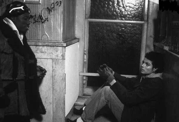 Уэсли Снайпс и Майкл Джексон на съемках Bad 1986 г Майкл Джексон 1980е - фото 49