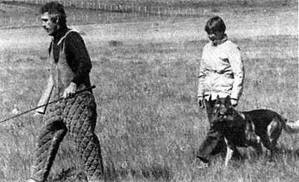 Рис 113 При заднем конвоировании выполняется движение рядом в этом случае - фото 131
