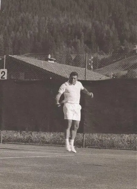 Shaw playing tennis in Klosters in 1964 All rights reserved under - фото 78