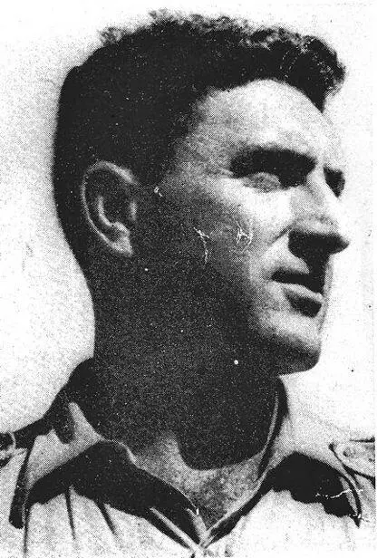 Shaw as a young soldier crossing North Africa from Algiers to Cairo in 1943 - фото 67