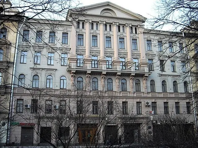 Большой проспект П С дом 18а здание ВосточноЕвропейского института - фото 6
