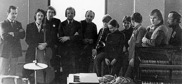 Ярославльский бэнд 1981 Слеванаправо Сергей Панасенко Влад Макаров - фото 17
