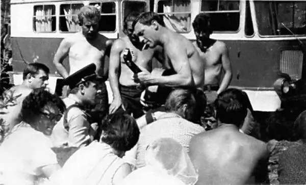 На съемках Хозяина тайги Лето 1968 год На 60летии Ю Любимова С С - фото 10