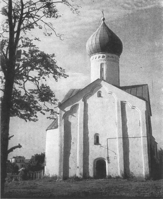 Церковь 12 апостолов на пропостех Миниатюрная изящная постройка - фото 94