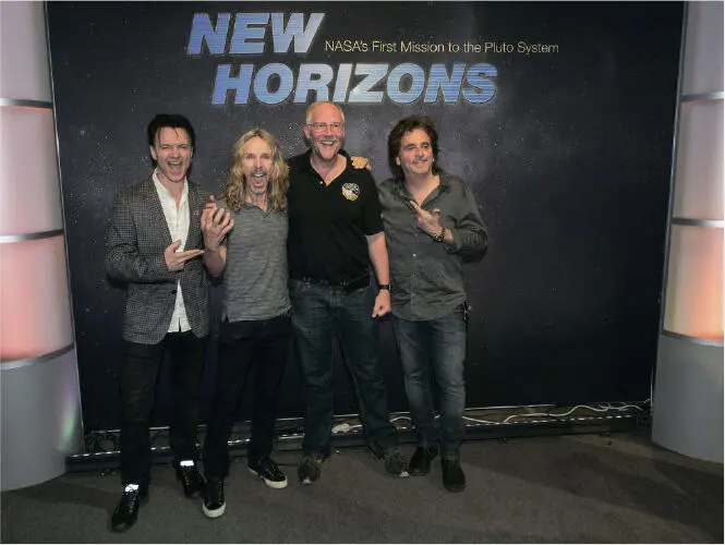 Члены рокгруппы Styx в Лаборатории прикладной физики во время пролета с Марком - фото 41