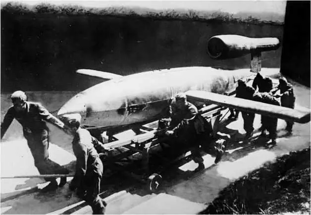V1 перед запуском 1944 493 Фабрика политических автоматов Только создание - фото 9