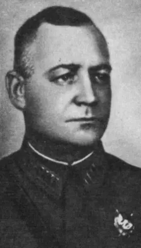 Полковник А Д Орлов 1941 г На этом балконе в 1941 году в доме помещался - фото 59