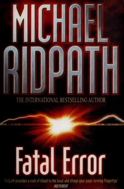 Майкл Ридпат Fatal Error обложка книги